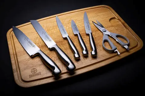 Mundial 4100-7 Knife Set With Wood Block Future Series 7-Piece Silver 16.webp