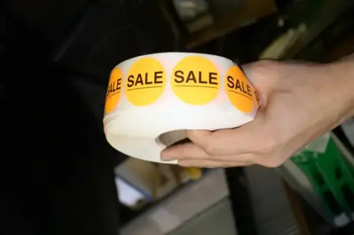 [659] "SALE" Red Round Promotional Label