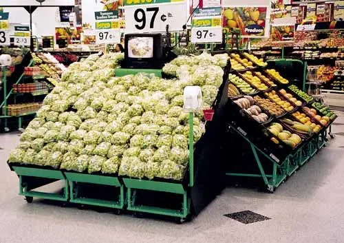 [2035] Mobile Metal Produce Table 22" x 44" x 50"