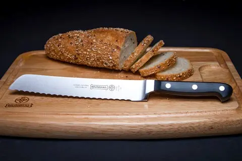 [5121-8E] Mundial BP5121-8E Bread Knife 5100 Series 8 inches Black